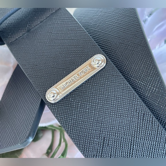 Michael Kors Women'a Black Belt - Picture 6 of 9